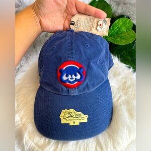CHICAGO CUBS HAT- WITH COLLECTABLE PIN- NWT- VINTAGE 1984 Still w/ original tag